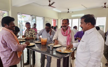 అందరిలో ఒకడిగా అన్న క్యాంటీన్లో భోజనం చేసిన  ఎమ్మెల్యే శ్రీరామ్ తాతయ్య గారు