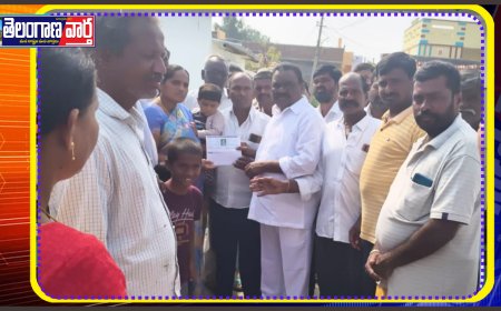 రైతు భీమా చెక్కును అందజేసిన ఎమ్మెల్యే సామేల్