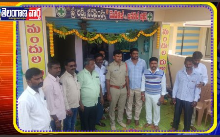 మెడికల్ షాపును ప్రారంభించిన ఎస్సై నాగరాజు