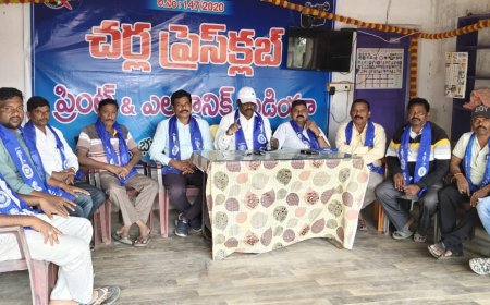 రిపబ్లిక్ డే వేడుకల్లో అంబేద్కర్ చిత్రపటాన్ని పెట్టాలి