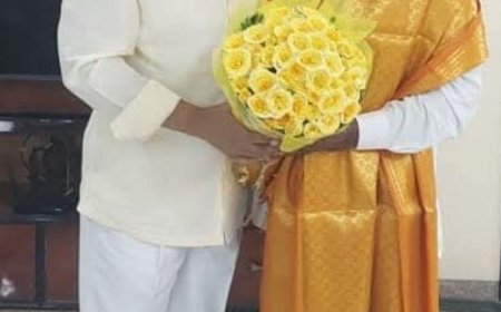 మందకృష్ణ మాదిగ కి ప్రభుత్వం పద్మశ్రీ అవార్డు సందర్భంగా""అభినందనలు తెలిపిన టిడి జనార్ధన్