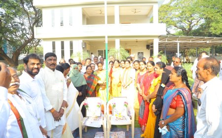 తుమ్మల క్యాంపు కార్యాలయంలో ఘనంగా 76వ గణతంత్ర దినోత్సవం