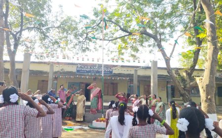 జిల్లా పరిషత్ బాలిక ఉన్నత పాఠశాల యందు రెపరెపలాడిన మువ్వన్నెల జెండా