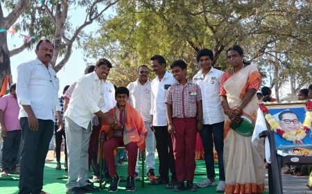 రాజోలి పాఠశాల ఉత్తమ విద్యార్థికి ఘనంగా సన్మానించిన జడ్పీ జిల్లా కో ఆప్షన్ మాజీ సభ్యులు యండీ నిషాక్ 