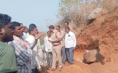 బండరాళ్లు మీద పడడంతో ఉపాధి హామీ కూలీలు ఇద్దరు మృతి ఐదుగురికి తీవ్ర గాయాలు