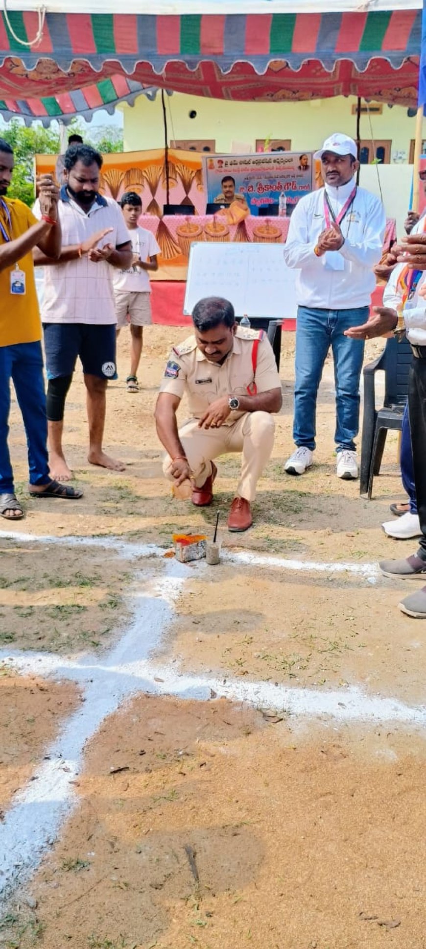 గట్టికల్ లో ఘనంగా సంక్రాంతి క్రీడలు ప్రారంభించిన ఎస్సై శ్రీకాంత్ గౌడ్