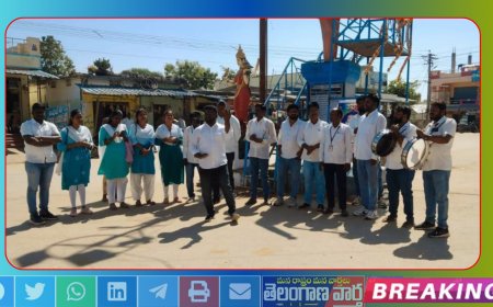 మాదాక ద్రవ్యల రోడ్డు భద్రత పై కళాకారులచే కళా ప్రదర్శన