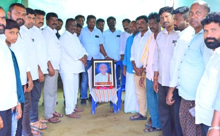 పోలేపాక బిక్షం కుటుంబానికి 5000 రూపాయలు ఆర్థిక సహాయం చేసిన ఎమ్మెల్యే మందుల సామేల్