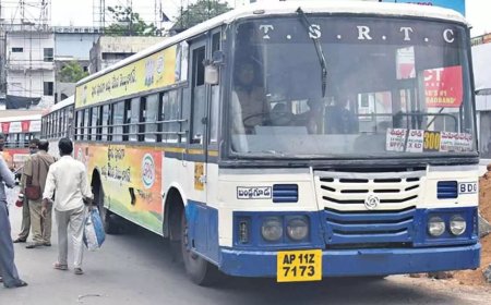 _టికెట్టుకు సరిపడా చిల్లర లేదని ప్రయాణికుడిని బస్సు నుండి దింపేసిన కండక్టర్_