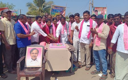 కెసిఆర్ జన్మదిన వేడుకలను ఘనంగా జరిపిన బిఆర్ఎస్ ప్రజాప్రతినిధులు