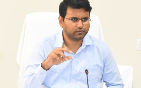 జాబ్ కార్డులు ఉన్న ప్రతి కుటుంబానికి ఉపాధి హామీ పథకం కింద పని కల్పించాలి కలెక్టర్.