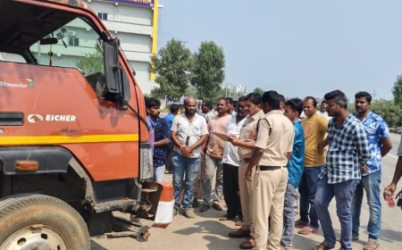 బైకును ఢీకొన్న కంటైనర్ వ్యక్తి మృతి