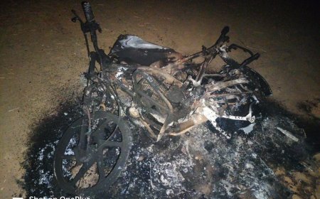 వాహనం చోరీ"బచ్చోడు శివారు ప్రాంతంలో తగలబెట్టారు