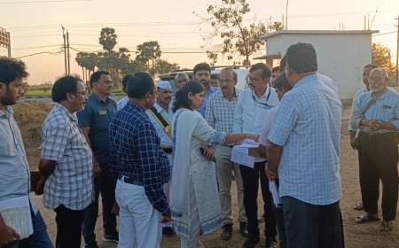 ప్రభుత్వ కార్యాలయాలకు స్థల పరిశీలన కలెక్టర్