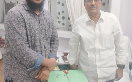 తెలంగాణ స్టేట్ వక్ఫ్ బోర్డు సీఈఓ అసదుల్లా ను మర్యాదపూర్వకంగా కలిసి వక్ఫ్ చట్ట సవరణ బిల్ వ్యతిరేక తీర్మానం పై ప్రశంసించిన అడ్వకేట్ సాదిక్ షేక్ 