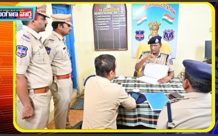 అడ్డగూడూరు పోలీస్ స్టేషన్ ను  ఆకస్మిక తనిఖీ చేసిన ఐపీఎస్ సుధీర్ బాబు