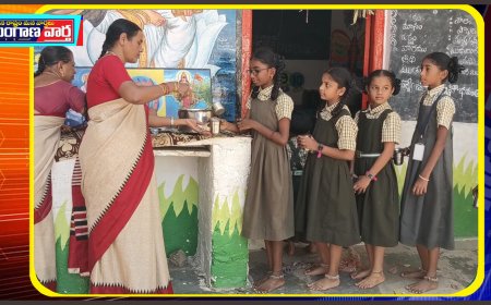 శ్రీ సరస్వతీ శిశు మందిర్ లో రాగి జావా వితరణ.