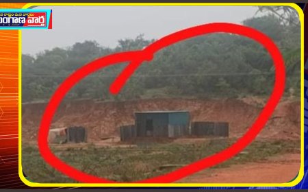 చిన్నోనిపల్లి R&R సెంటర్ లో అక్రమంగా నిర్మించుకున్న రేకుల షెడ్లు 