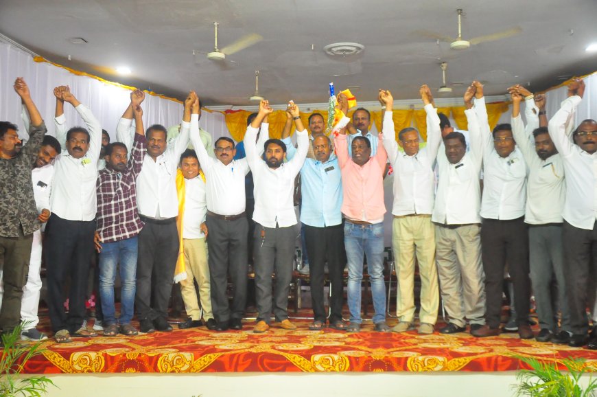 **నియంతృత్వం పై పోరు""జర్నలిస్టుల ఐక్యత చాటుదాం"ఇండ్ల స్థలాల సాధనకు ఉద్యమం*