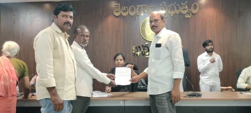 ఖమ్మం జిల్లా జాయింట్ కలెక్టర్ శ్రీజ కు వినతి పత్రం*