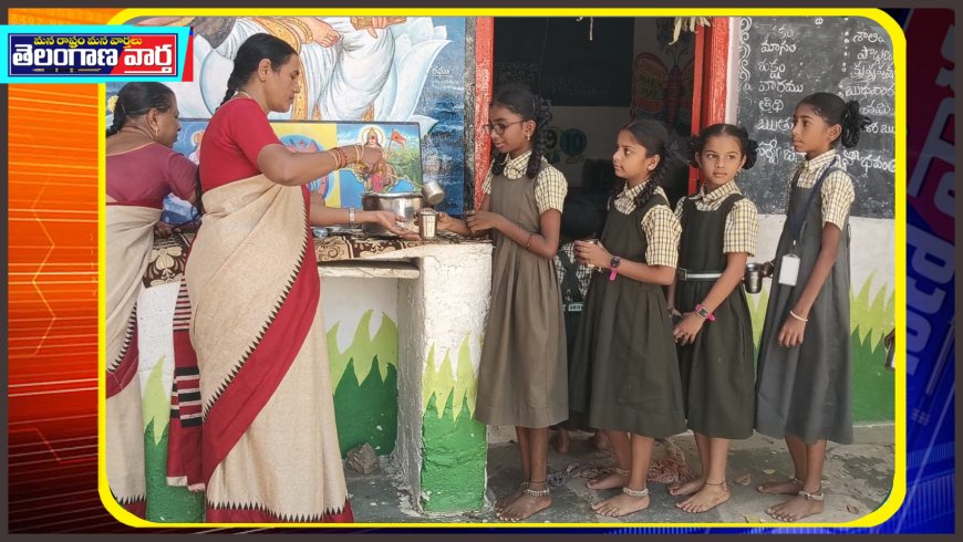 శ్రీ సరస్వతీ శిశు మందిర్ లో రాగి జావా వితరణ.