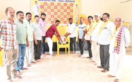 **ఖమ్మం తెలుగుదేశం పార్టీ ఆఫీసులో 199వ*పూలే గారి జయంతి* ఘనంగా నిర్వహించారు*