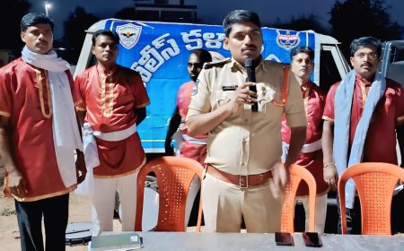 **పోలీస్ ప్రజా భరోసా*సైబర్ నేరాలు గంజాయి డ్రగ్స్ నియంత్రణపై పోలీస్ కళాజాత*