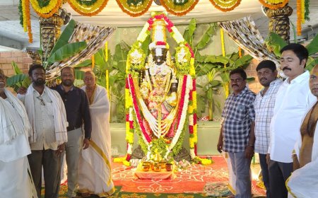 **ఘనంగా శ్రీదేవి భూదేవి సమేత శ్రీనివాస కళ్యాణం""కాంగ్రెస్ పార్టీ రాష్ట్ర ఏందే నీ కుసుమ వెంకటరత్నం బాబు*