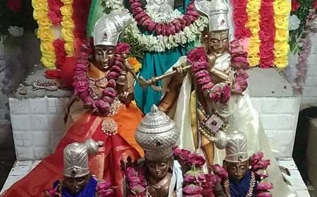 లక్ష్మీ నాధునికి పుష్పాలకరణ సేవ