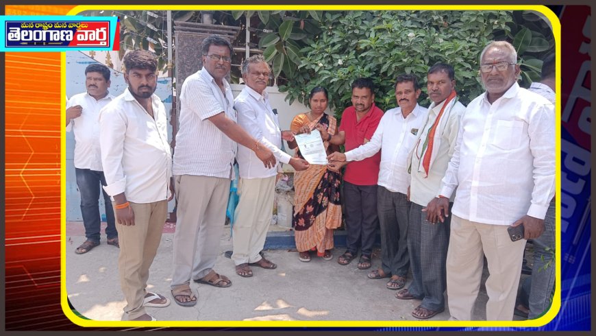 సీఎంఆర్ఎఫ్ రిలీఫ్ ఫండ్ చెక్కును అందజేసిన మండల అధ్యక్షుడు జోజి