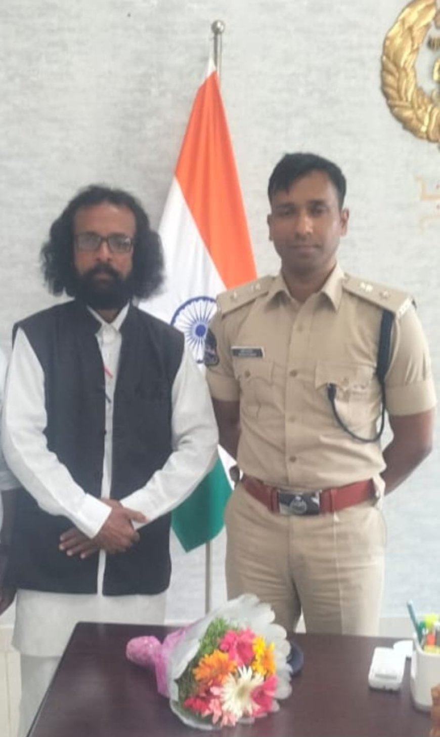 జిల్లా ఎస్పీ అశోక్ కుమార్ ను మర్యాదపూర్వకంగా కలిసిన తెలంగాణ స్టేట్ వర్కింగ్ జర్నలిస్ట్ అసోసియేషన్ వ్యవస్థాపక అధ్యక్షులు  