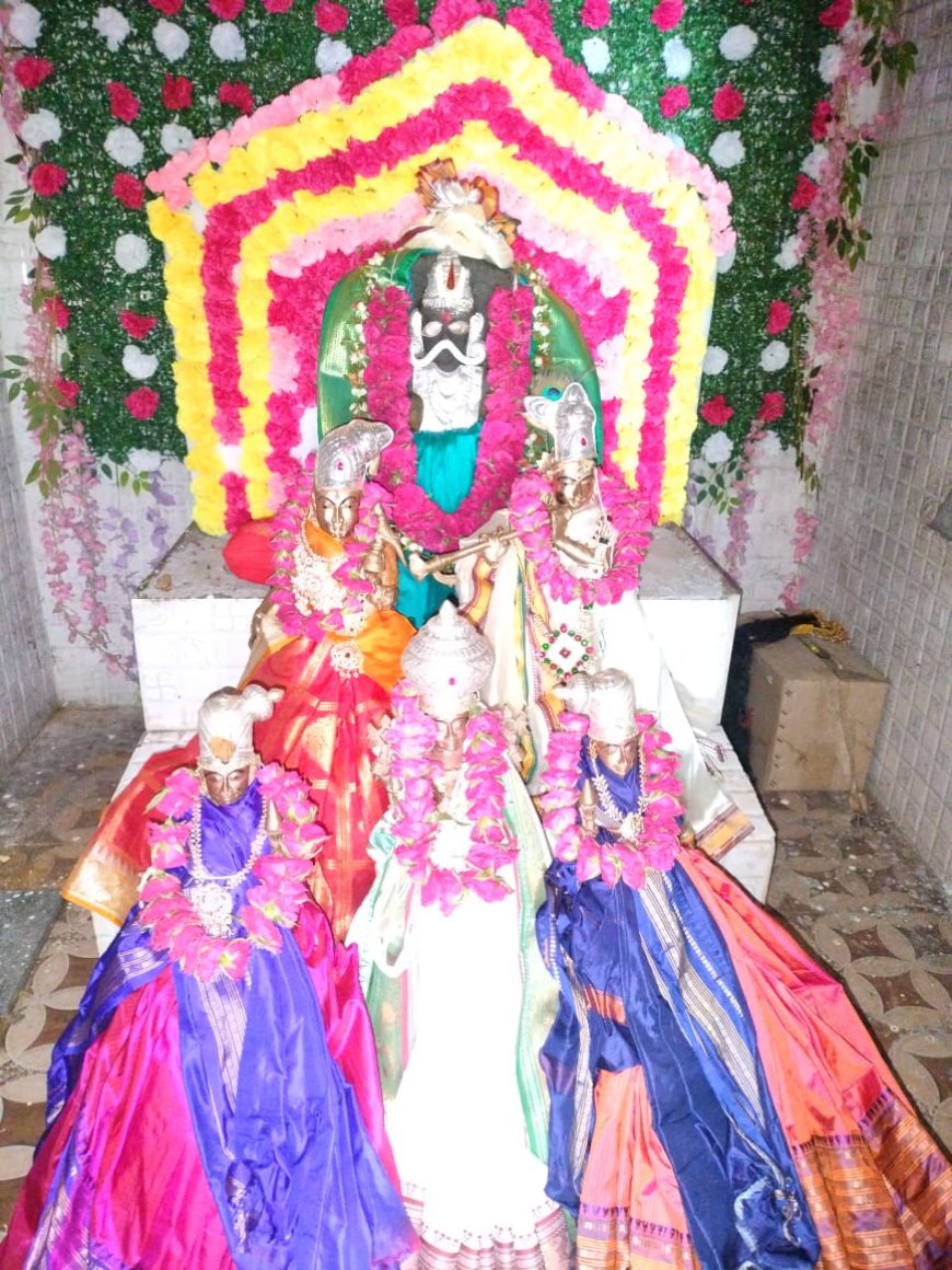 ప్రత్యేక అలంకరణలో లక్ష్మీ చెన్నకేశవస్వామి