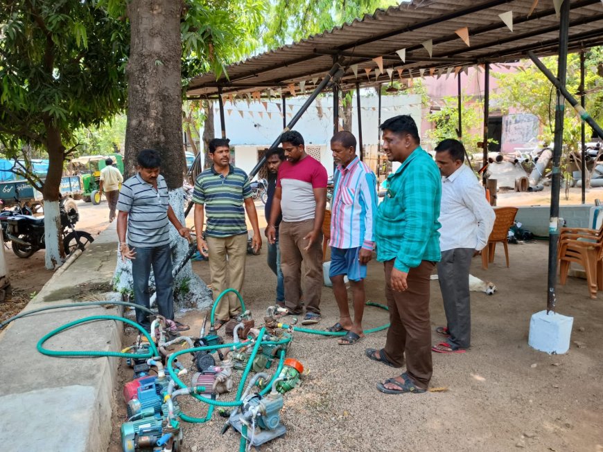 పలువురు ఇండ్ల నుండి 1HP మోటార్ల ను స్వాధీనం చేసుకున్న వాటర్ వర్క్స్ సిబ్బంది