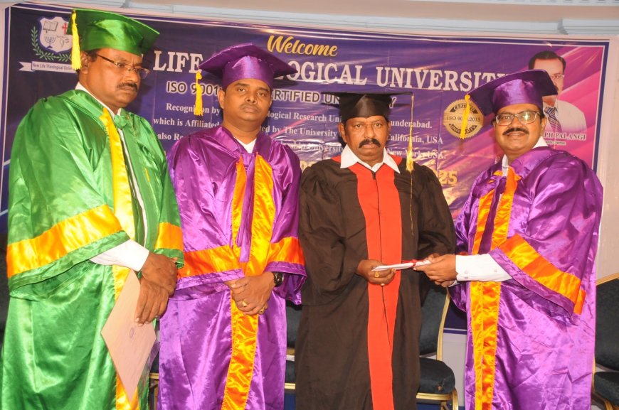 ఉద్యమకారుడుకి దక్కిన అరుదైన గౌరవం*"డాక్టరేట్కు ఎంపికైన ఉద్యమకారుడు బత్తుల సోమన్న