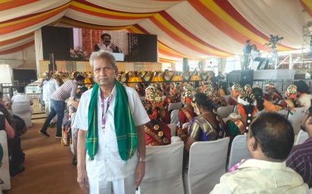 అమరావతి బహిరంగ సభా ప్రాంగణం లో ఖమ్మం పార్లమెంట్ నియోజకవర్గం టీడీపీ కన్వీనర్  "" డా.వాసిరెడ్డి రామనాథం