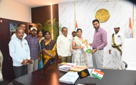 పదవ తరగతి పరీక్షల్లో 566 మార్కులు సాధించిన ప్రభుత్వ పాఠశాల విద్యార్థిని ఎస్. అక్షయను జిల్లా కలెక్టర్ బి.యం.సంతోష్ అభినందించారు.