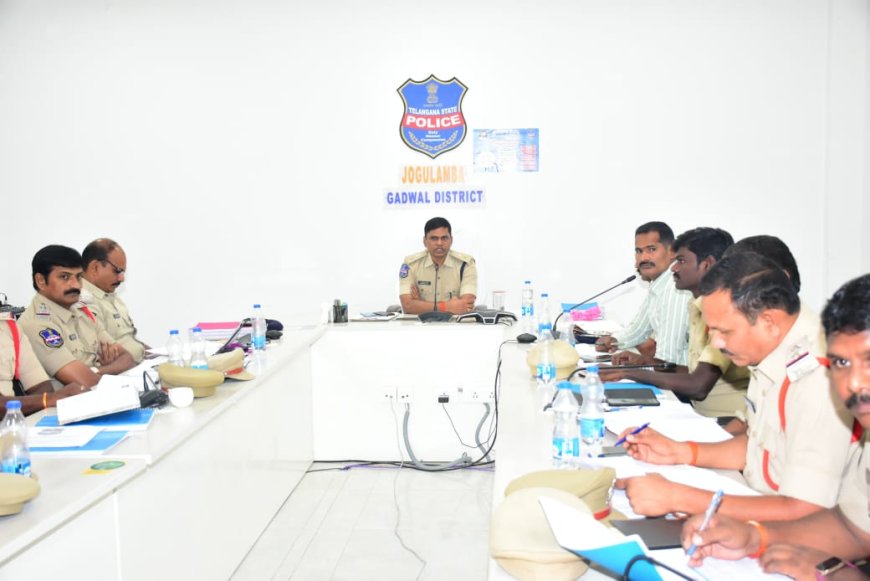 పెండింగ్లో ఉన్న కేసుల సత్వర పరిష్కారానికి కృషి చేయాలి