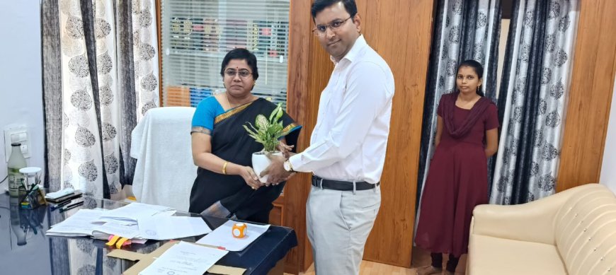 సెషన్స్ న్యాయమూర్తిని మర్యాదపూర్వకంగా కలిసిన కలెక్టర్.