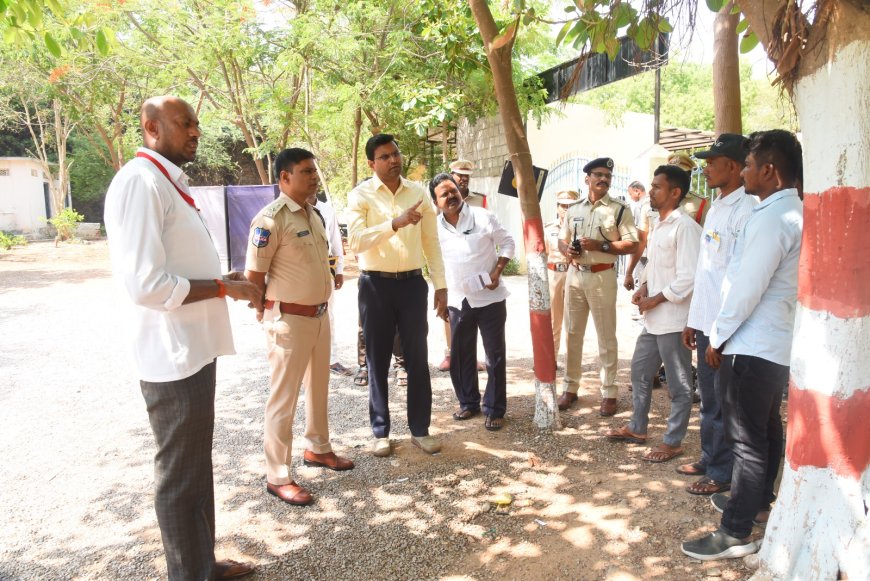 జాతీయ స్థాయిలో నిర్వహించే ‘నీట్‌–యూజీ-2025’ పరీక్ష ఆదివారం జిల్లాలో ప్రశాంతంగా ముగిసిందని జిల్లా కలెక్టర్ బి.యం సంతోష్ తెలిపారు
