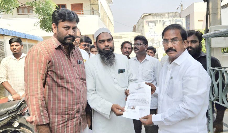 గౌరవరం 60000/.... రూ LOC nu బాధిత కుటుంబాలకు అందజేసిన""ఎమ్మెల్యే శ్రీశ్రీరామ్ తాతయ్య