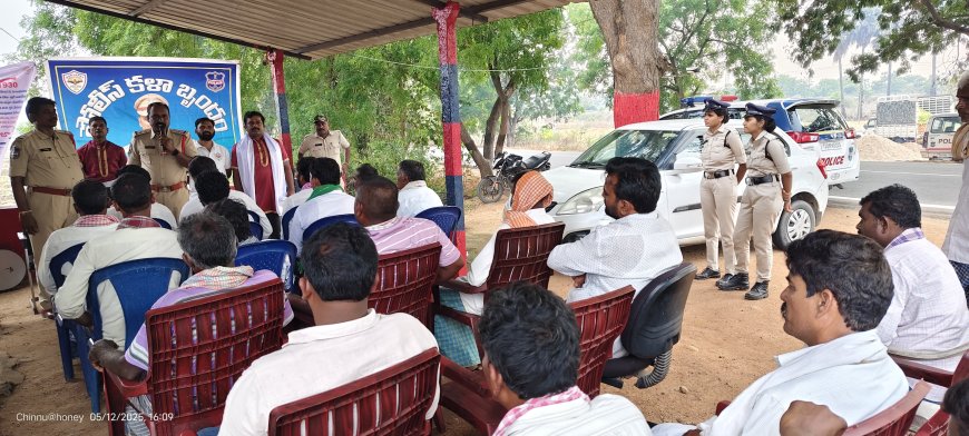 రోడ్డు భద్రతా నియమాలు పాటించాలి 
