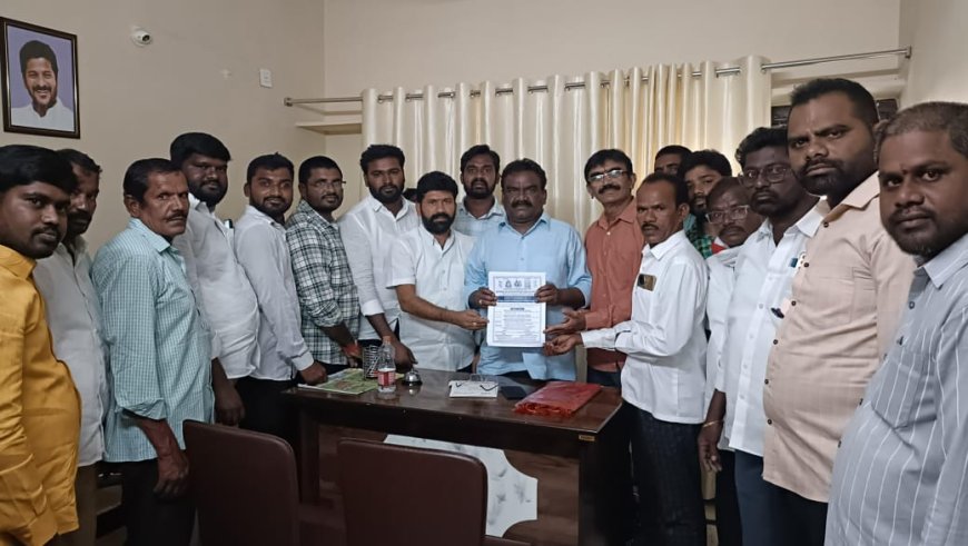 ఆలయ బ్రహ్మోత్సవాలకు  విరాళం అందించిన ఎమ్మెల్యే