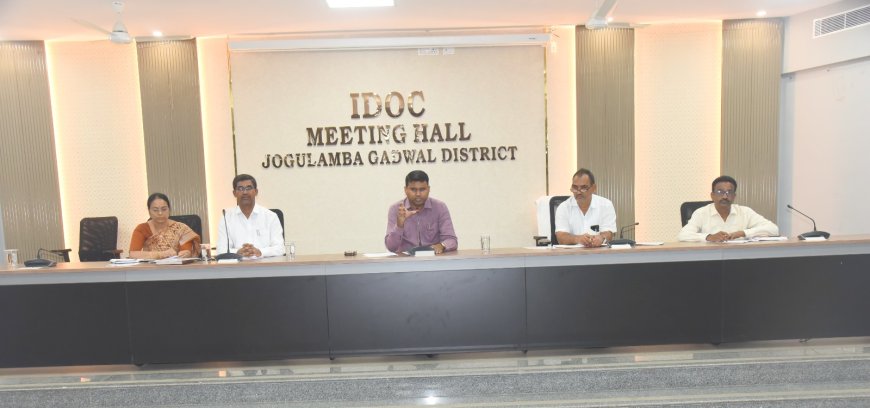 రైతులకు మెరుగైన విత్తనాలు అందించేందుకు అధికారులు సీడ్ ఆర్గనైజర్లు సీడ్ కంపెనీలు పరస్పరం సమన్వయంతో పనిచేయాలి కలెక్టర్