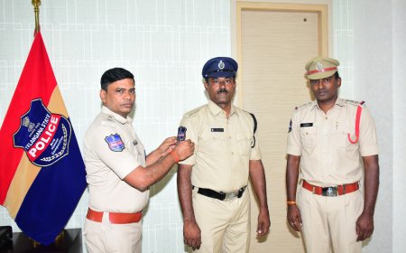 కానిస్టేబుల్ నుండీ హెడ్ కానిస్టేబుల్స్ గా పదోన్నతి పొందిన అధికారులను అభినందించిన జిల్లా ఎస్పీ శ్రీ టి. శ్రీనివాస రావు ఐపీఎస్