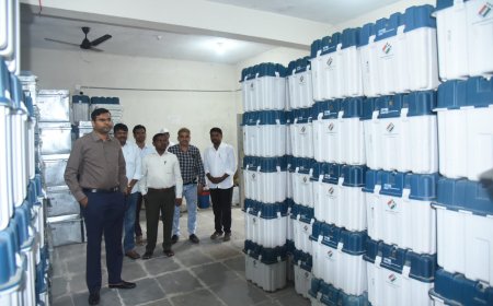 ఈవీఎంలు భద్రపరిచిన స్ట్రాంగ్ రూమ్ వద్ద భద్రత పటిష్టంగా ఉండాలి కలెక్టర్