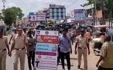 **మాదకద్రవ్యాలు ఆరోగ్యానికి హానికరం""ఎస్సై సుధీర్ కోదాడ టౌన్ పిఎస్*
