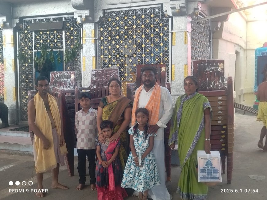 శ్రీ తిమ్మప్ప స్వామి దేవాలయానికి కుర్చీల వితరణ
