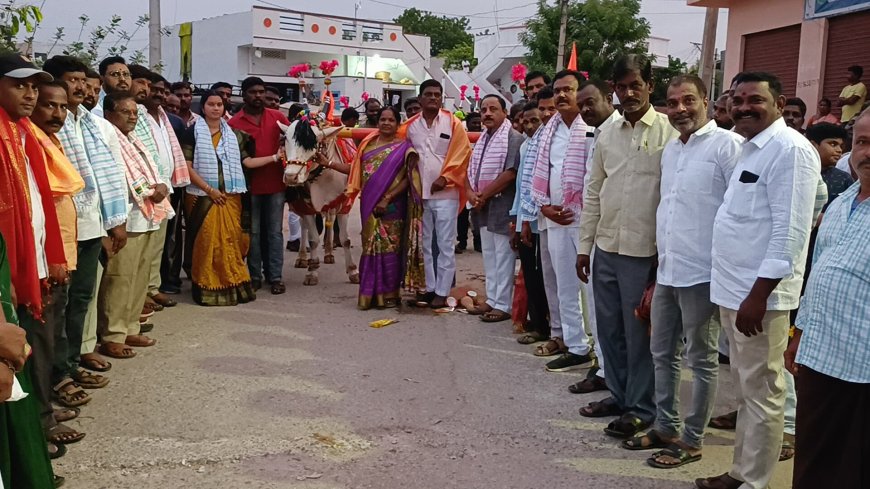 ఏరువాక పౌర్ణమి పురస్కరించుకుని ఎద్దుల ఊరేగింపు కార్యక్రమాన్ని ప్రారంభించిన