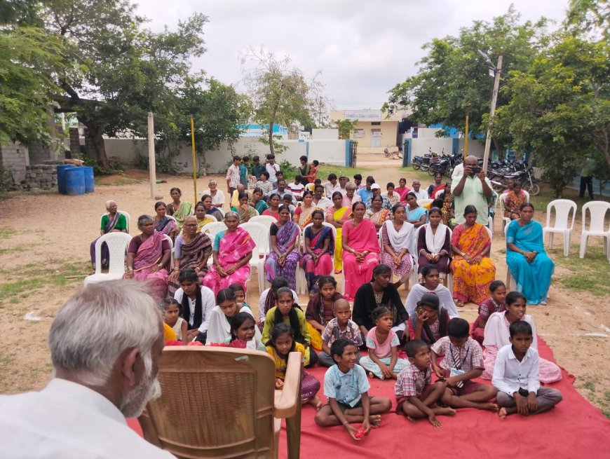 ప్రైవేట్ పాఠశాలలు చూపించే హంగు ఆర్భాటాలను చూసి మోసపోకండి