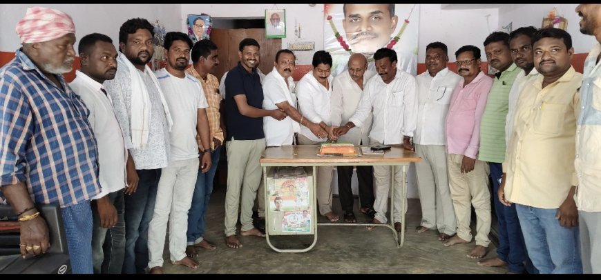 చర్ల మండల కాంగ్రెస్ పార్టీ ఆధ్వర్యంలో రాహుల్ గాంధీ పుట్టిన రోజు వేడుకలు